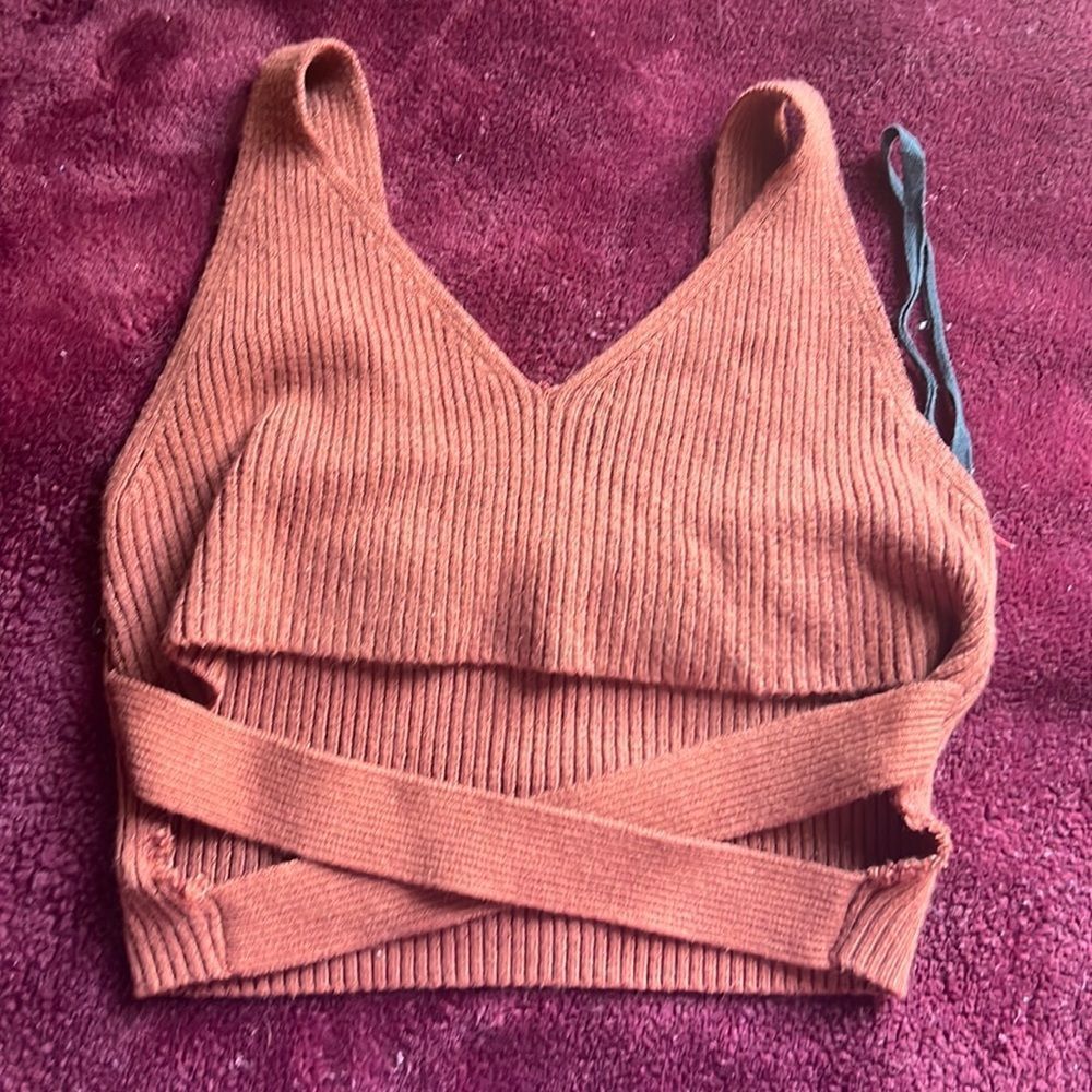 Cute small Debut crop